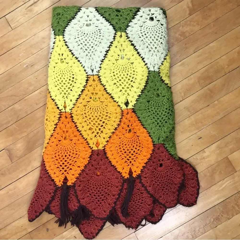 Vintage 70’s Hand Knit Fringe Scalloped Blanket